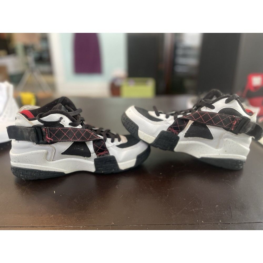 Size 9.5- Nike Air Raid White - 642330-100